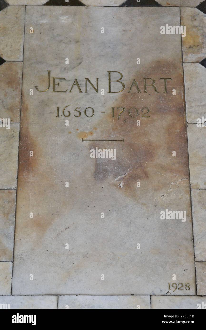 Tomba del comandante navale francese e privatatore Jean Bart (1650-1702) presso la Chiesa di Saint-Eloi a Dunkirk (Nord), Francia Foto Stock