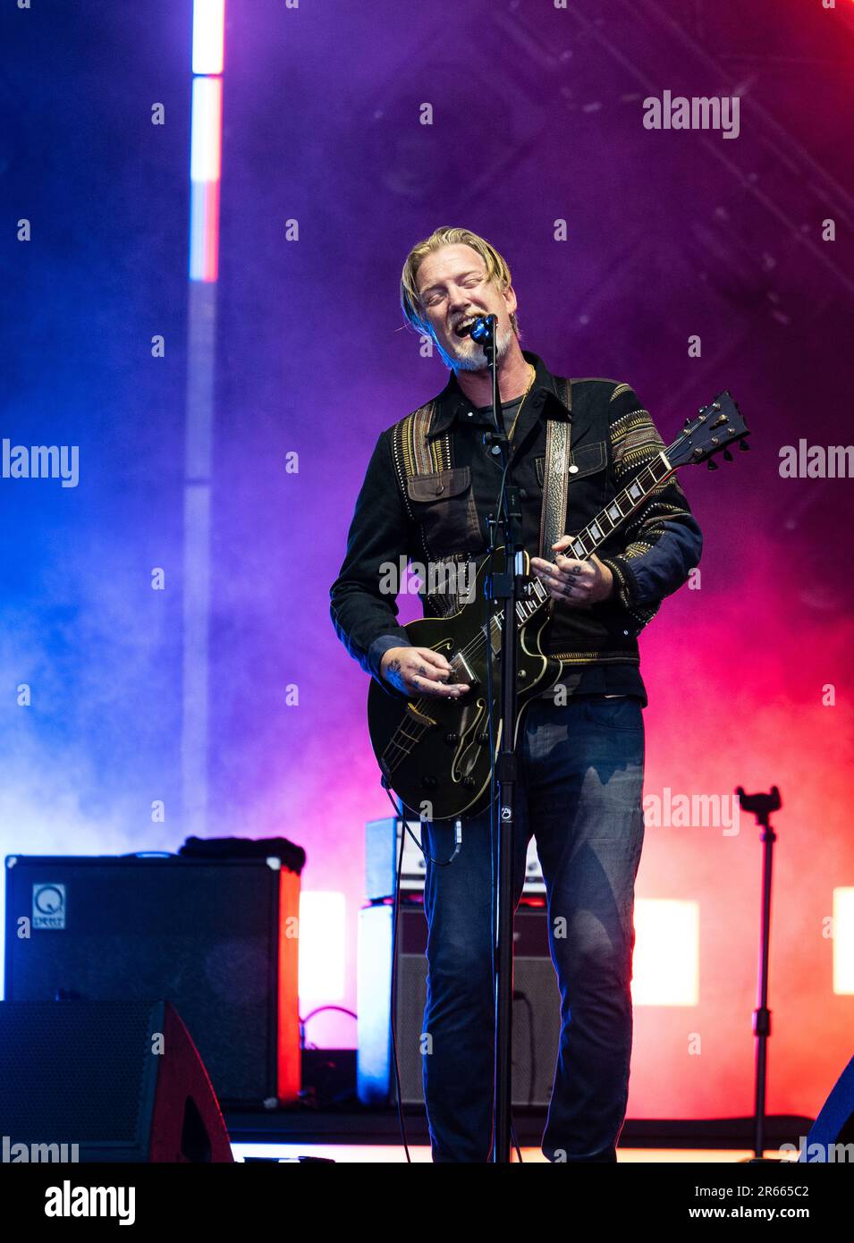 La rock band americana Queens of the Stone Age in concerto a Boston Foto Stock