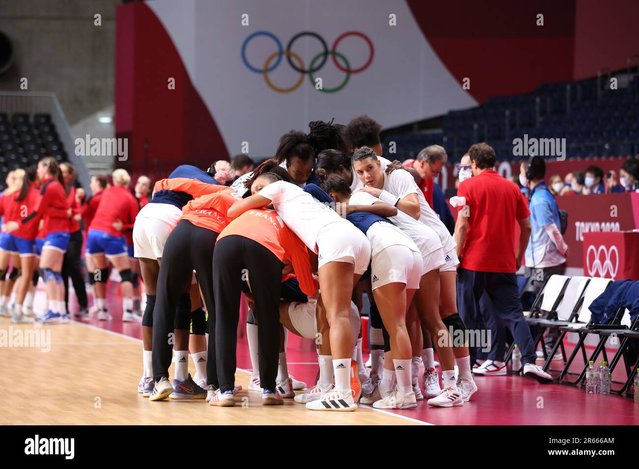 8 AGOSTO 2021 - Tokyo, Giappone: Squadra FRANCIA nella medaglia d'oro femminile di pallamano partita tra la Francia e il Comitato Olimpico russo ai Giochi Olimpici di Tokyo 2020 (Foto: Mickael Chavet/RX) Foto Stock