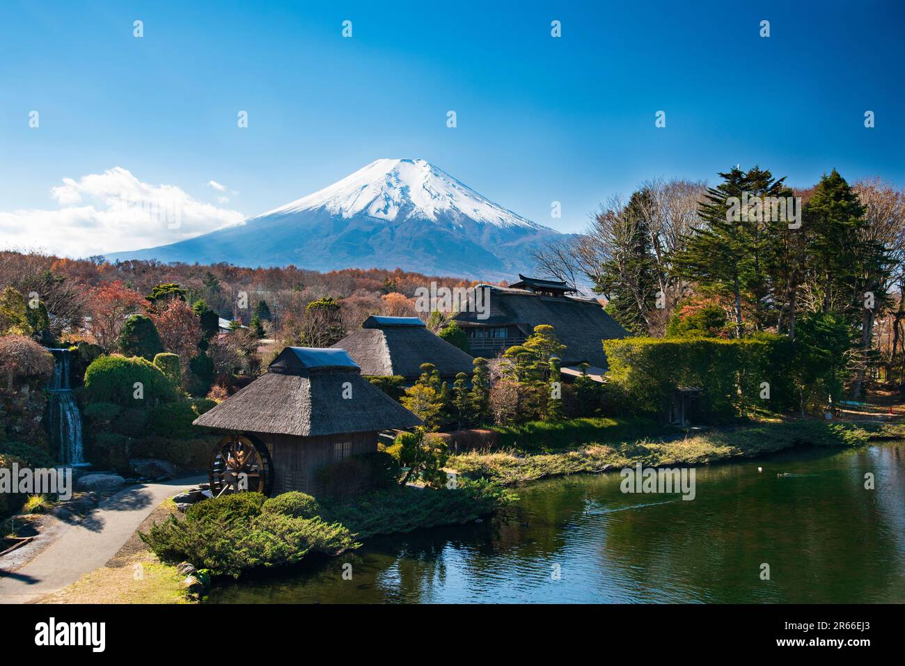 Oshino Hakkai e il Monte Fuji Foto Stock