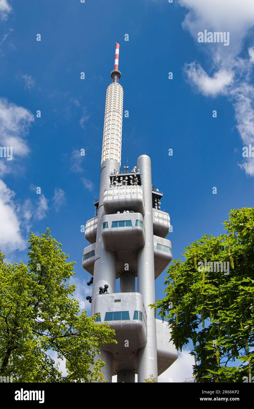 Torre televisiva Zizkov a Praga, Repubblica Ceca Foto Stock