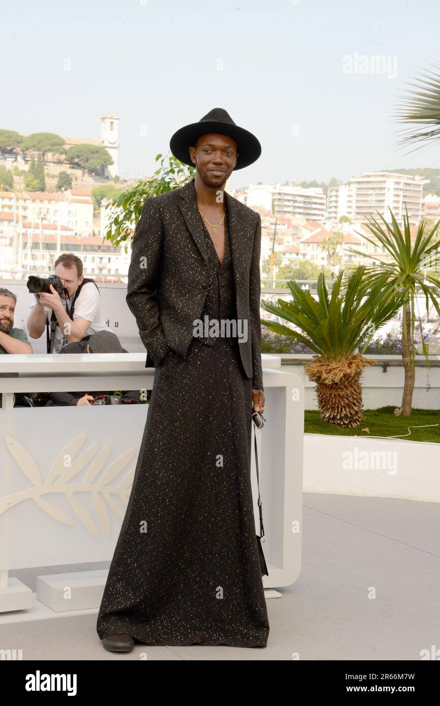 22 maggio 2023, CANNES, Francia: CANNES, FRANCIA - 22 MAGGIO: Il regista Baloji partecipa alla fotocall ''Augure (Omen)'' al 76th° festival annuale del cinema di Cannes al Palais des Festivals il 22 maggio 2023 a Cannes, Francia. (Credit Image: © Frederick Injimbert/ZUMA Press Wire) SOLO PER USO EDITORIALE! Non per USO commerciale! Foto Stock