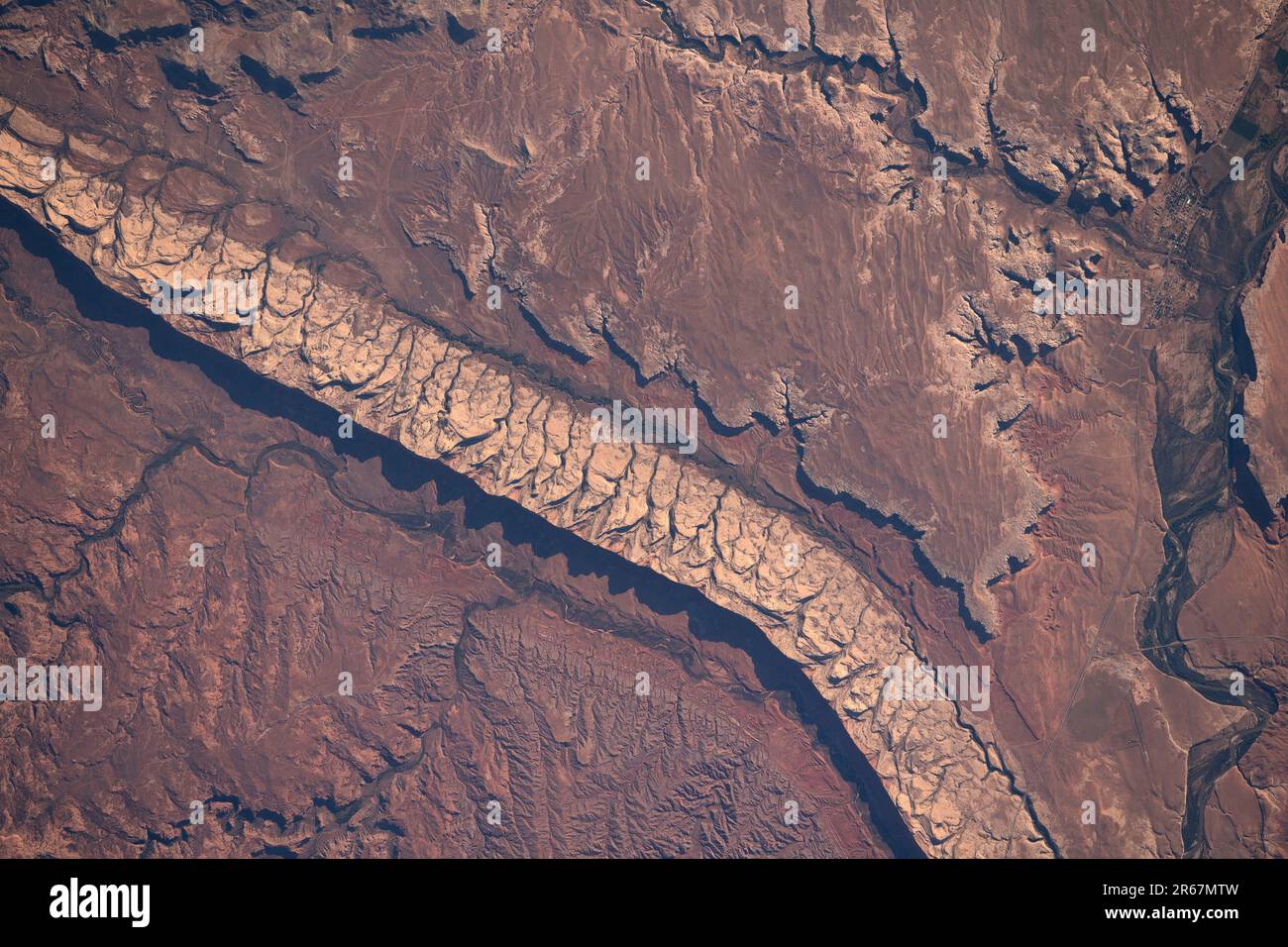 Canyon e topografia prominente intorno a Comb Ridge, i deserti dello Utah, America Foto Stock