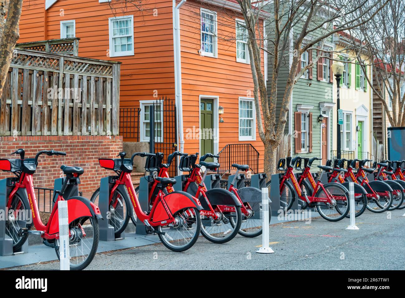Stand biciclette condiviso nel quartiere di Georgetown, Washington DC, USA. Foto Stock