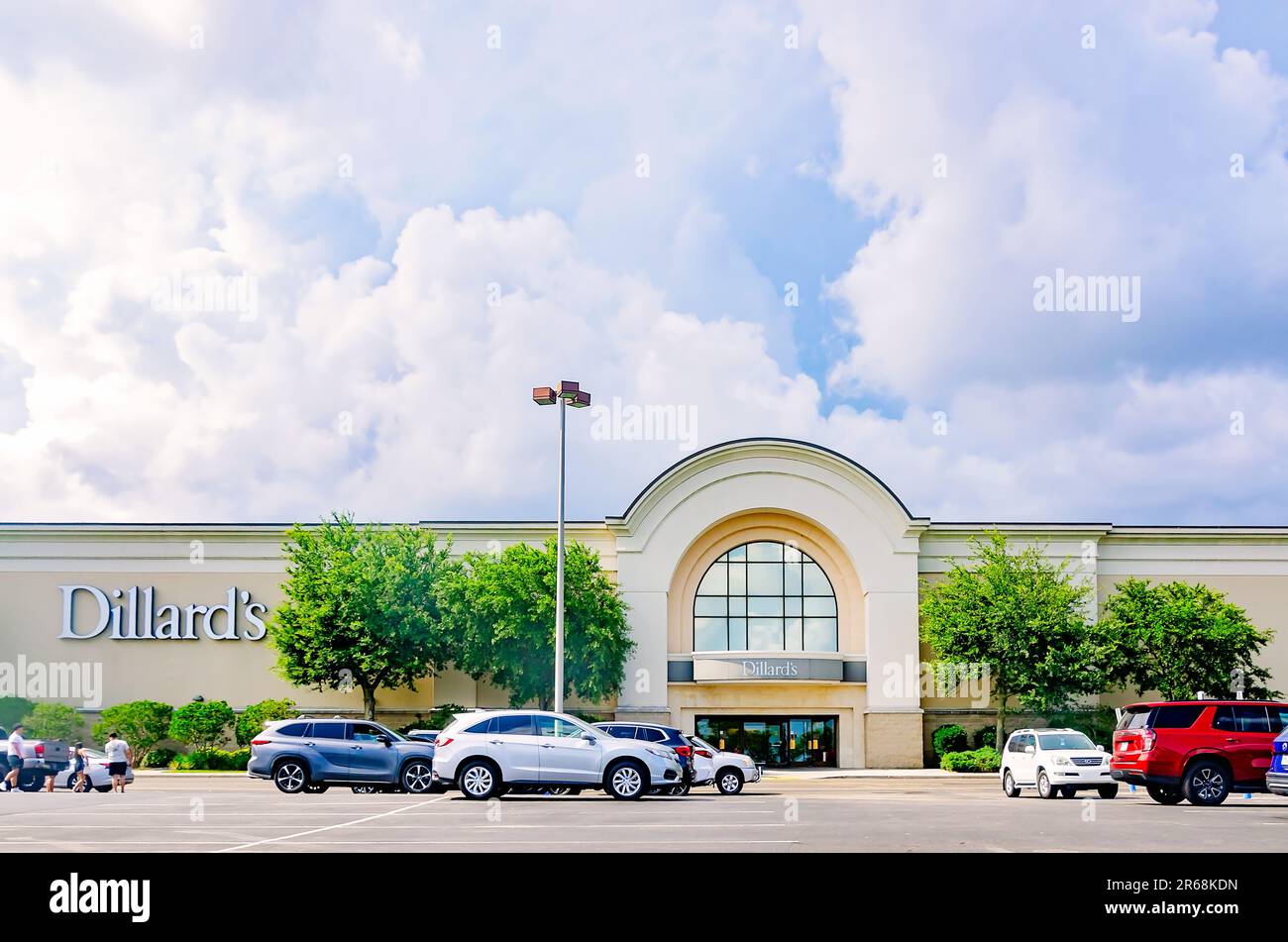 Il grande magazzino di Dillard è raffigurato all'Edgewater Mall, 5 giugno 2023, a Biloxi, Mississippi. Dillard's è stata fondata in Arkansas nel 1938. Foto Stock
