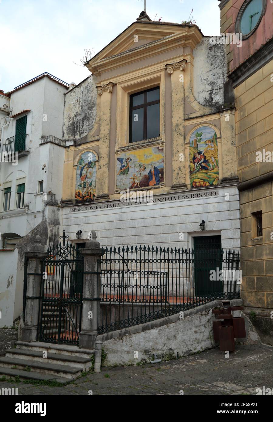 Chiesa di San Giovanni Battista, Vietri sul Mare, Italia Foto Stock