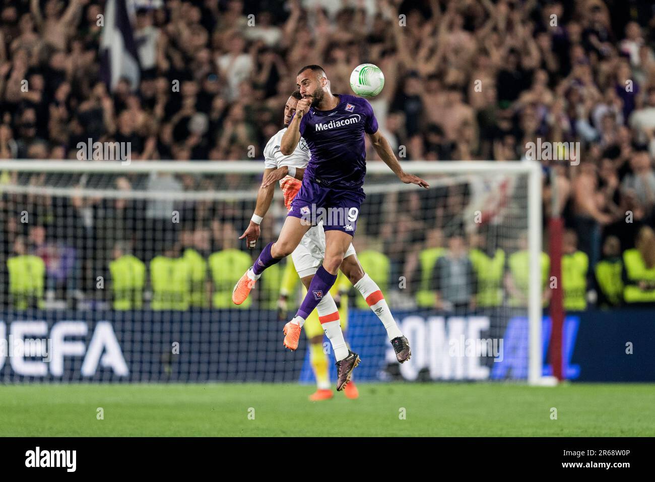 Praga, Repubblica Ceca. 07th giugno, 2023. Arthur Cabral (9) di Fiorentina visto durante la finale della UEFA Europa Conference League tra Fiorentina e West Ham Uniti all'Eden Arena di Praga. Credit: Gonzales Photo/Alamy Live News Foto Stock