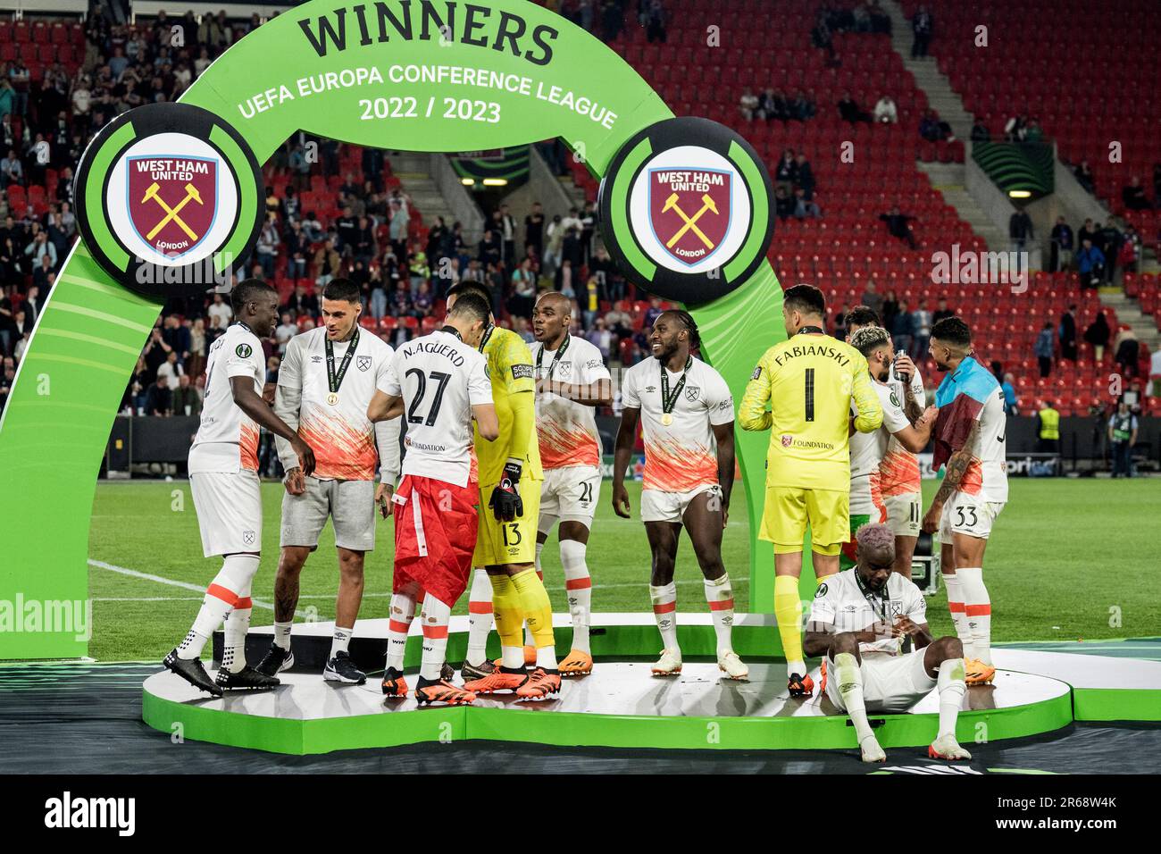 Praga, Repubblica Ceca. 07th giugno, 2023. I giocatori di West Ham United hanno visto sul podio durante la finale della UEFA Europa Conference League tra Fiorentina e West Ham United all'Eden Arena di Praga. Credit: Gonzales Photo/Alamy Live News Foto Stock