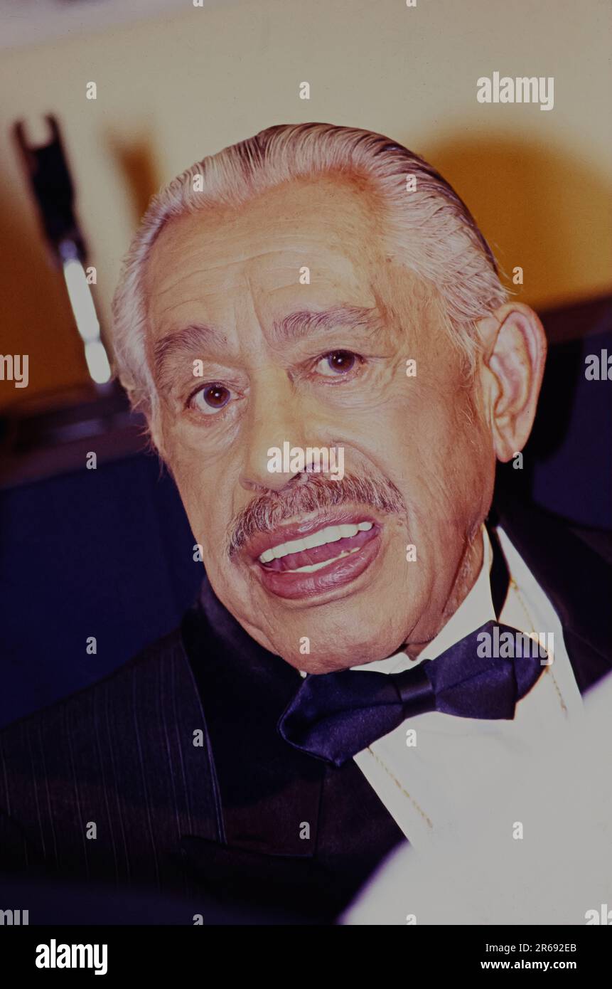 Foto di celebrità dal 90s ho girato su E6 a Hollywood. Cab Calloway sorridente ritratto, backstage in una mostra di premi. Foto Stock