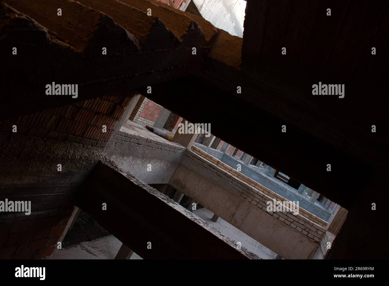 Hotel incompiuto in Egitto a Sharm El Sheikh in una giornata estiva Foto Stock