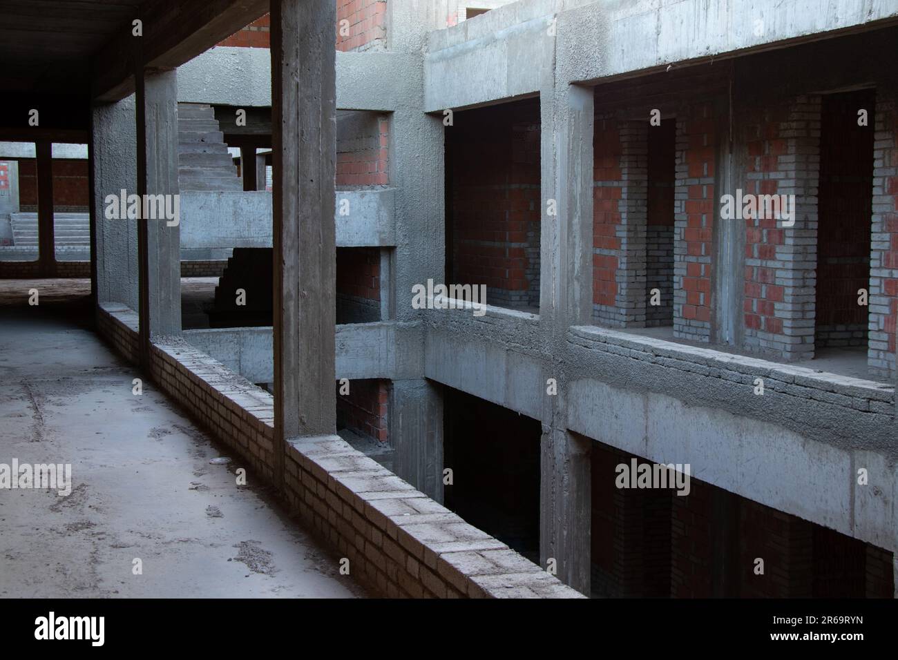 Hotel incompiuto in Egitto a Sharm El Sheikh in una giornata estiva Foto Stock