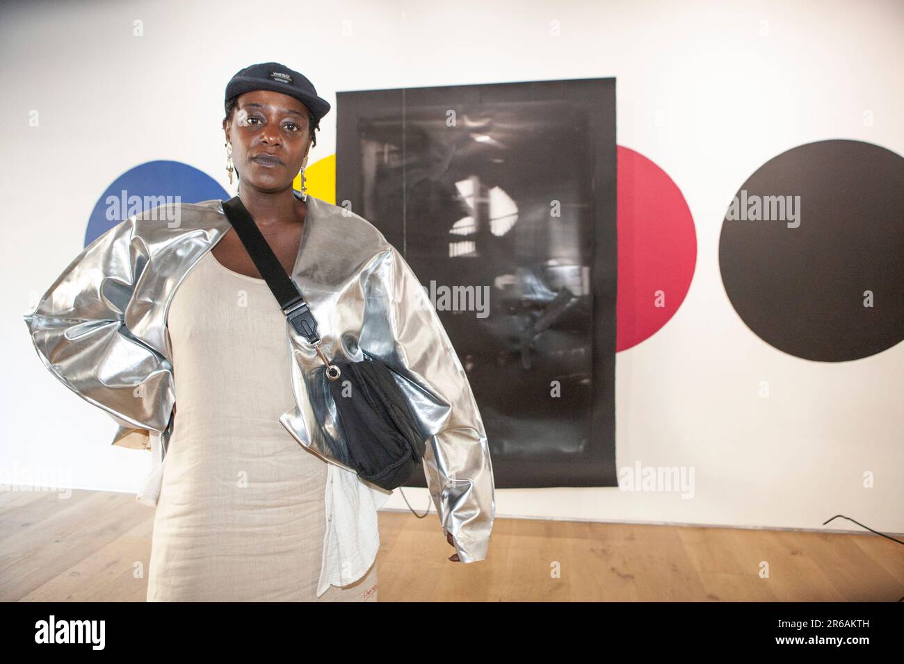 Londra, Regno Unito. 7th giugno, 2023. Rebecca Bellantoni, vincitrice del Women of Colour Art Award, espone il suo lavoro, insieme a quello dei secondi classificati, alla galleria di arte e apprendimento Contemporanea di Londra del 198. Credit: Anna Watson/Alamy Live News Foto Stock