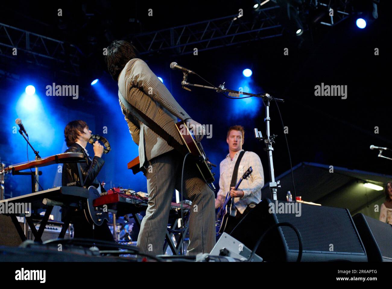 Queens of the Stone Age si esibisce in concerto dal vivo nell'ambito del Sydney V Festival di Richard Branson, che si terrà a Sydney, Australia, il 29 marzo 2008. Foto Stock