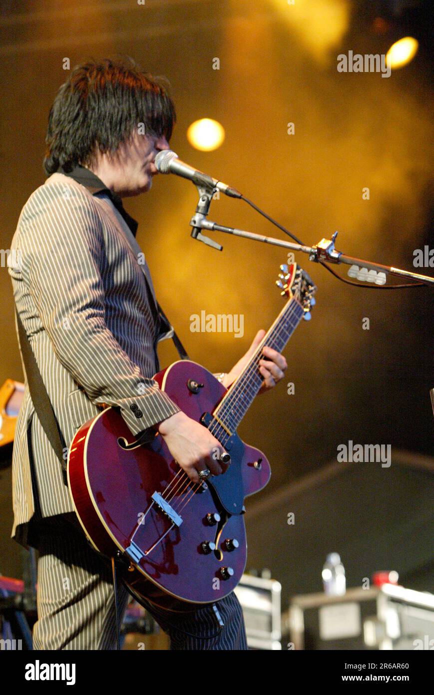 Queens of the Stone Age si esibisce in concerto dal vivo nell'ambito del Sydney V Festival di Richard Branson, che si terrà a Sydney, Australia, il 29 marzo 2008. Foto Stock