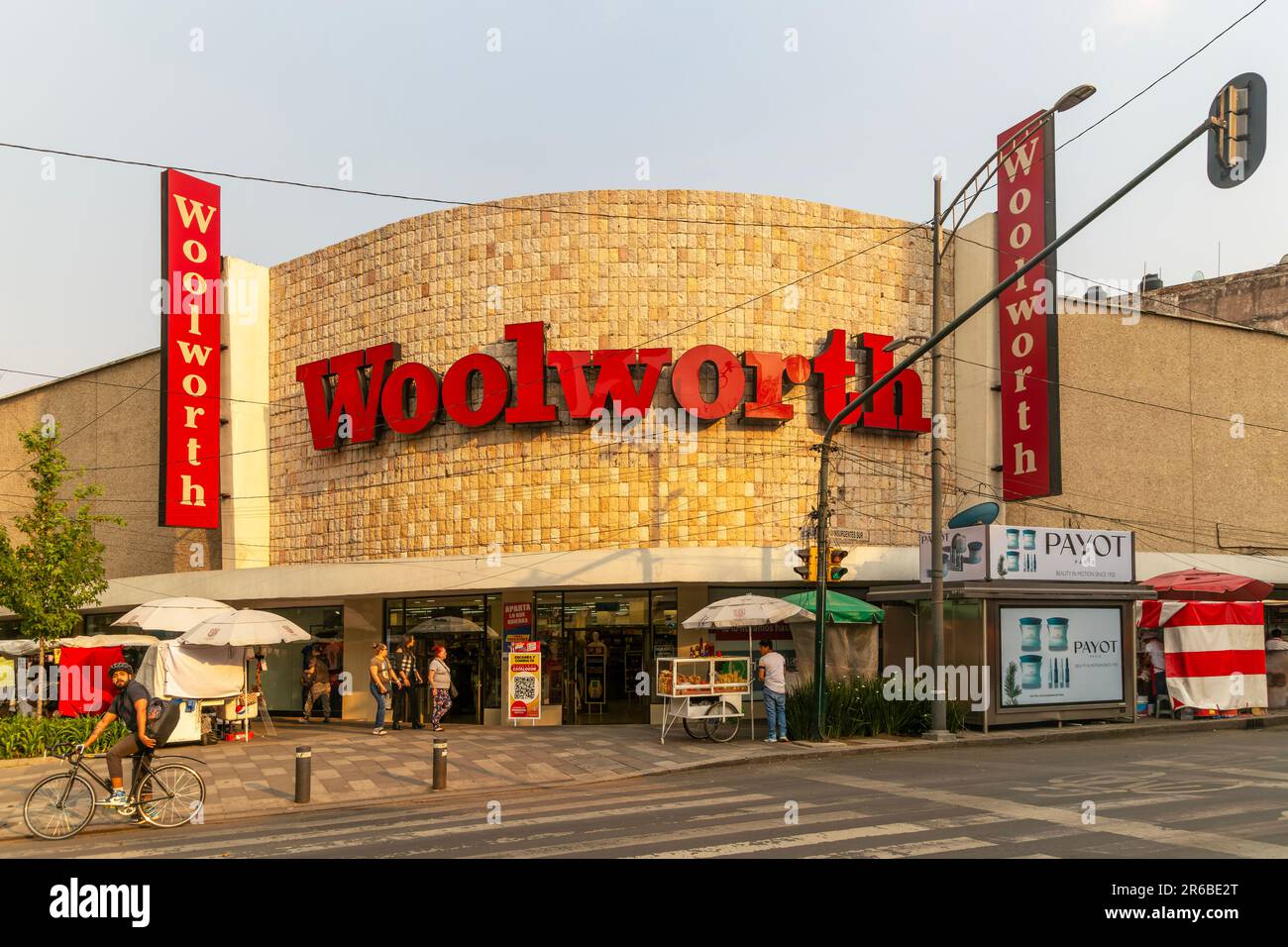 Negozio Woolworth, Ave Insurgentes sur, Roma Norte, Città del Messico, Messico Foto Stock