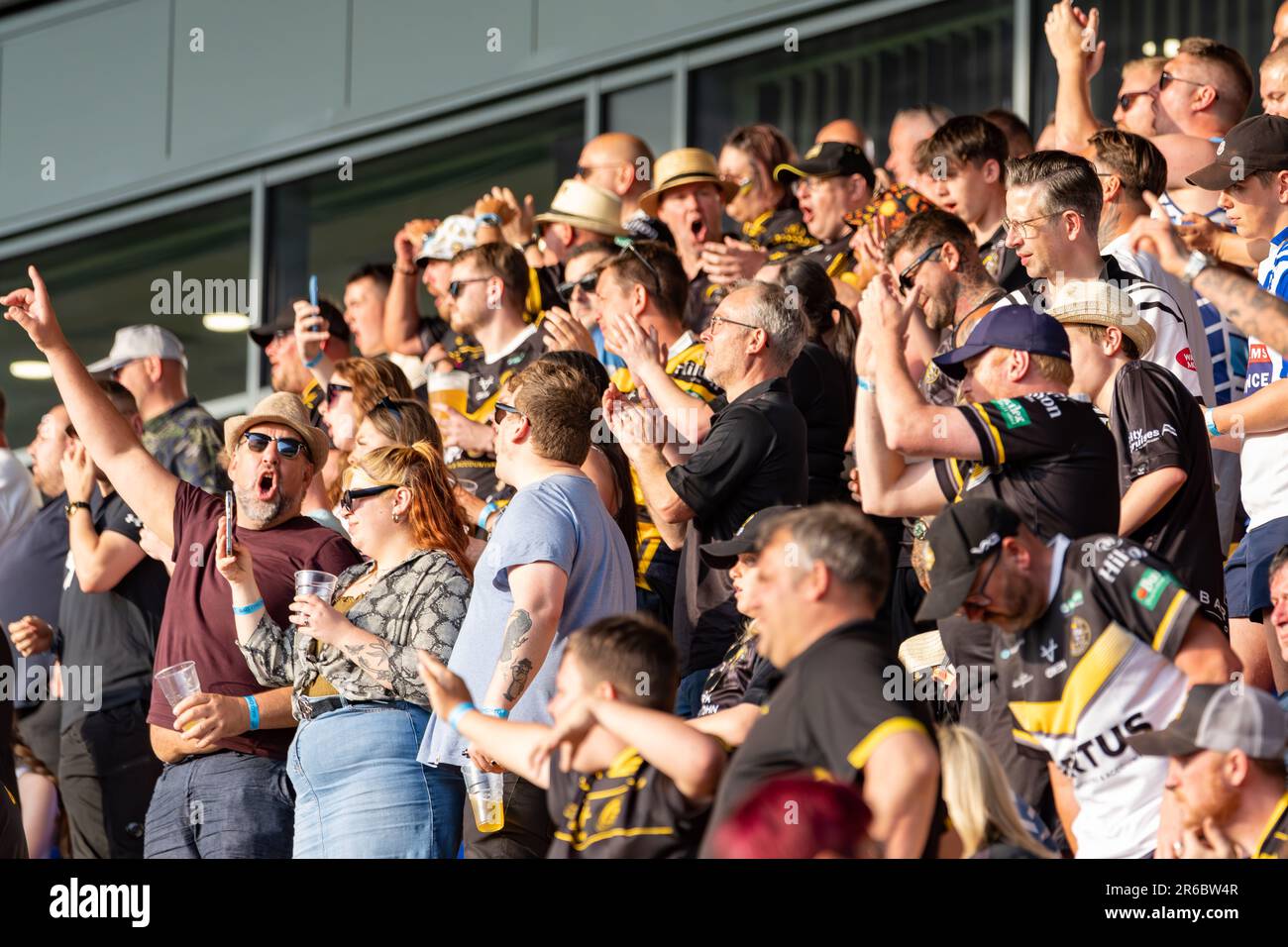York, Regno Unito. 27th maggio, 2023. Rugby League Summer Bash: Featherstone Rovers contro York RLFC. I tifosi di York fanno il tifo per la loro squadra contro Featherstone Rover Foto Stock