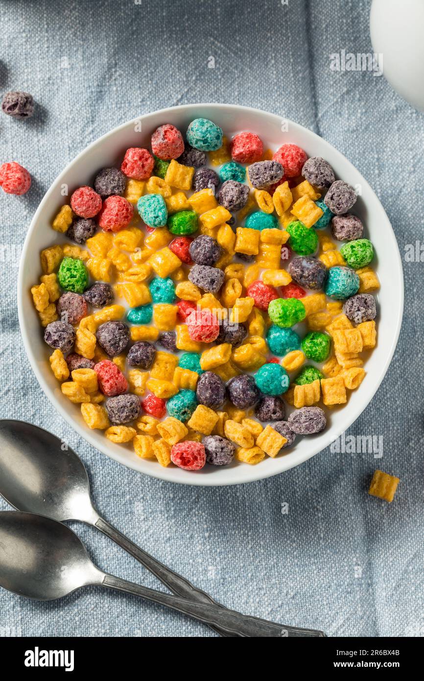 Cereali per la colazione per bambini immagini e fotografie stock ad alta  risoluzione - Alamy
