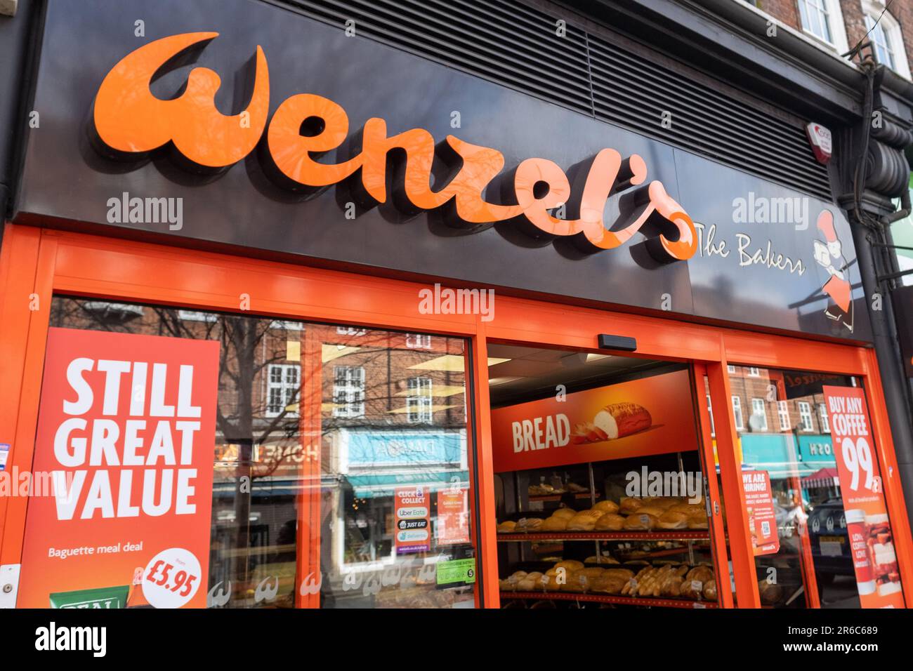 Londra - Marzo 2023: Wenzel's Bakery Shop a Golders Green, un'area di North London nel quartiere di Barnet Foto Stock