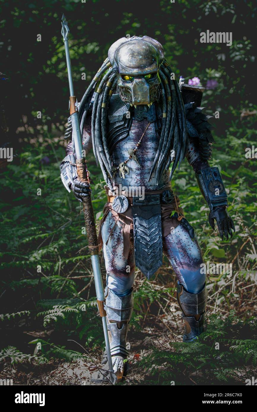 Predator costume immagini e fotografie stock ad alta risoluzione - Alamy