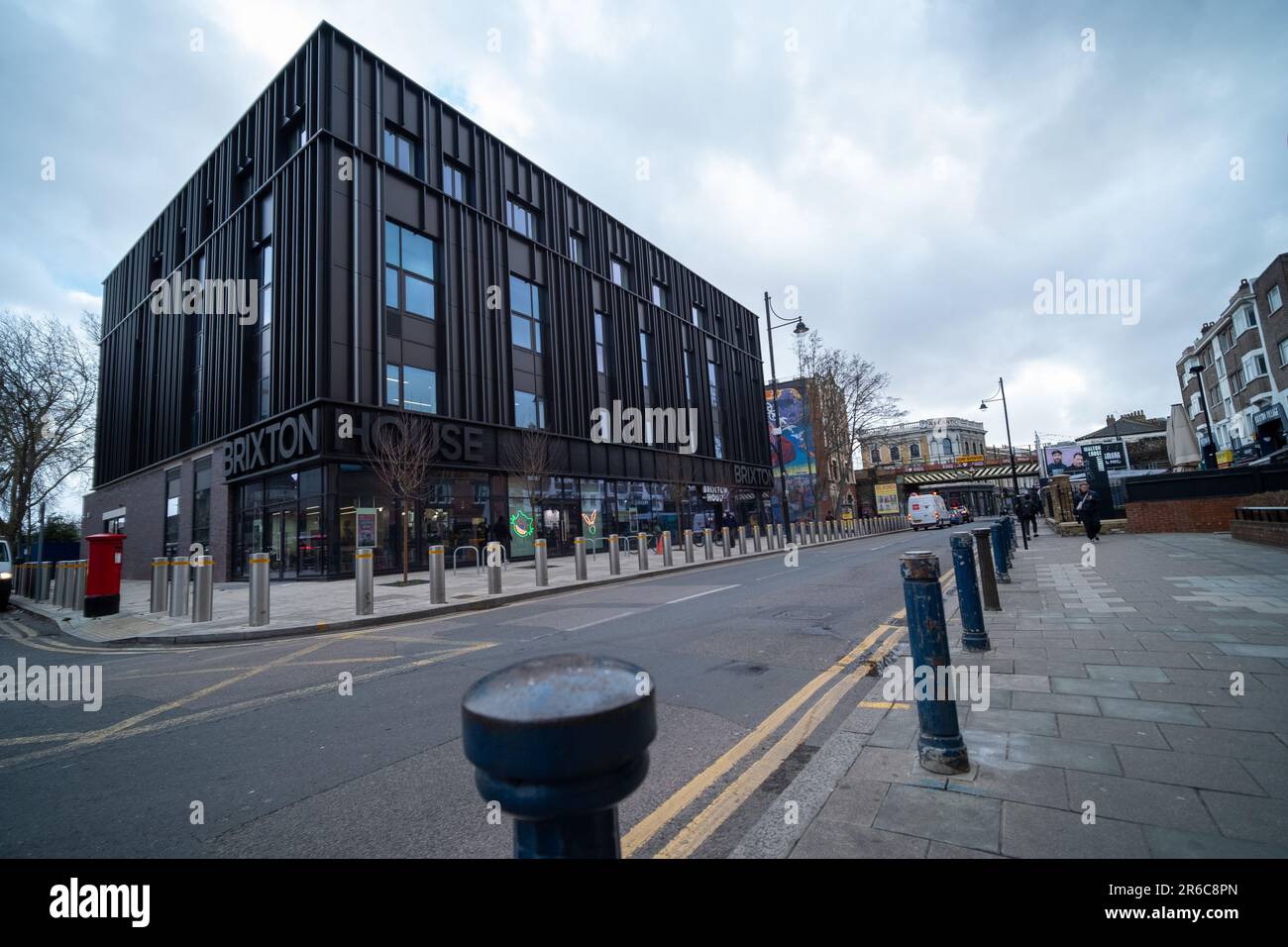 Londra - marzo 2023: Brixton House, un teatro moderno nel cuore di Brixton, a sud di Londra Foto Stock