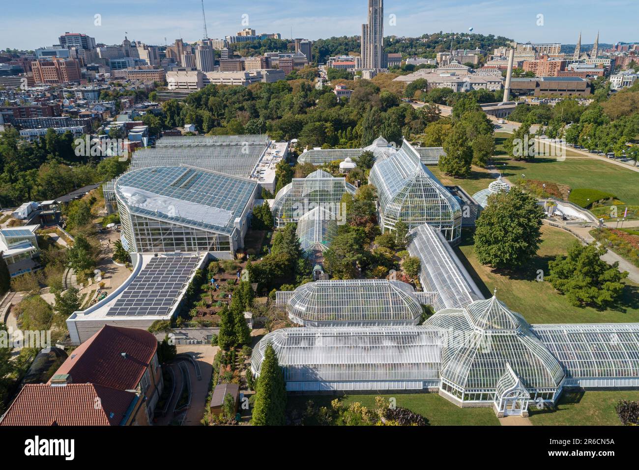 Phipps Conservatory and Botanical Gardens a Pittsburgh, Pennsylvania. Il centro di orticoltura di Schenley Park è caratterizzato da giardini botanici e da un vetro d'acciaio Foto Stock