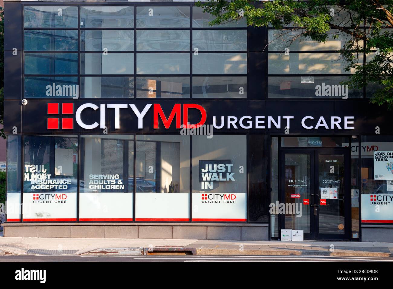 CityMD URGENT Care, 47-16 Greenpoint Ave, Queens, NYC foto di una struttura di assistenza urgente nel quartiere di Sunnyside, New York. Foto Stock