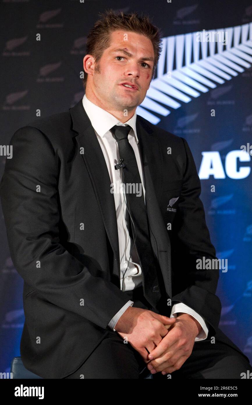 Captain of the All Blacks, Richie McCaw parla alla presentazione della squadra della Coppa del mondo di rugby 2011, Ponsonby Rugby Club, Auckland, Nuova Zelanda, lunedì, Agosto 29, 2011. Foto Stock