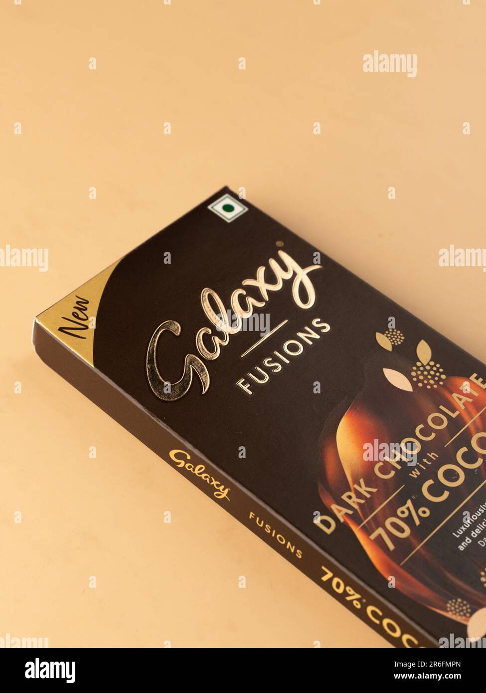 Bangal occidentale, India - 20 maggio 2023 : foto al cioccolato Galaxy scattate su sfondo diverso. Foto Stock