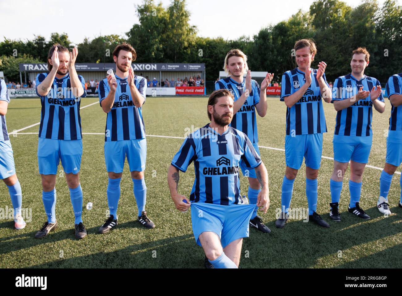 Gent, Belgio. 09th giugno, 2023. L'attore Kevin Janssens ha mostrato davanti a una partita di celebrità alla vigilia del torneo di calcio giovanile "Kevin de Bruyne Cup" per U15 squadre, venerdì 09 giugno 2023 a Drongen, Gent. BELGA PHOTO KURT DESPLENTER Credit: Belga News Agency/Alamy Live News Foto Stock