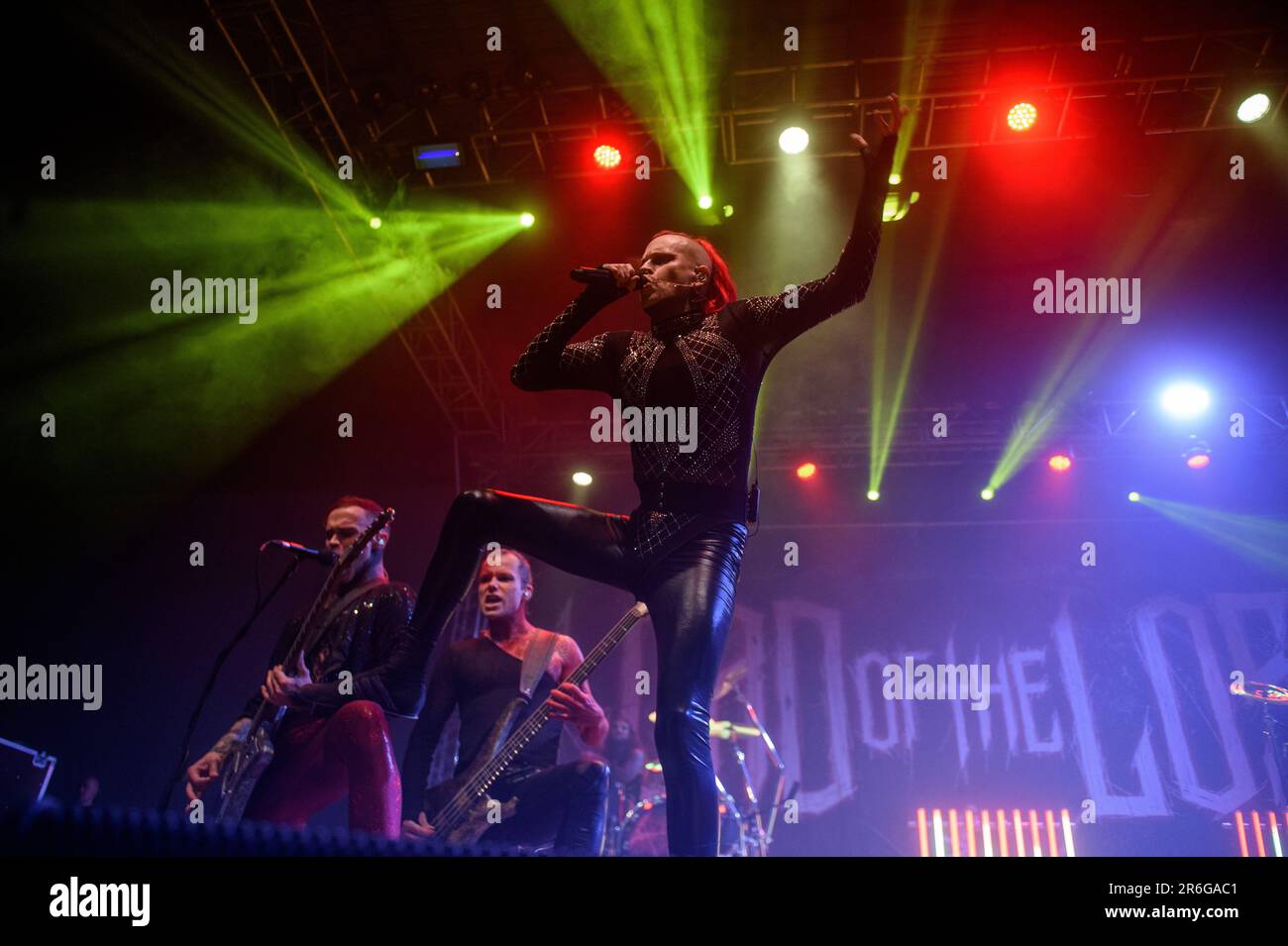 Lipsia, Germania. 26th maggio, 2023. Chris Harms of Lord of the Lost Heavy Metal band suona sul palco durante il festival Wave-Gotik-Treffen di Lipsia. Wave-Gotik-Treffen è un festival mondiale annuale per la musica 'dark' e la 'cultura 'dark' a Lipsia, Germania. Nel 2023 si è giocato dal 26 al 29 maggio e ha raccolto circa 20.000 visitatori e 200 band di diversi generi in diversi luoghi della città. (Foto di Yauhen Yerchak/SOPA Images/Sipa USA) Credit: Sipa USA/Alamy Live News Foto Stock