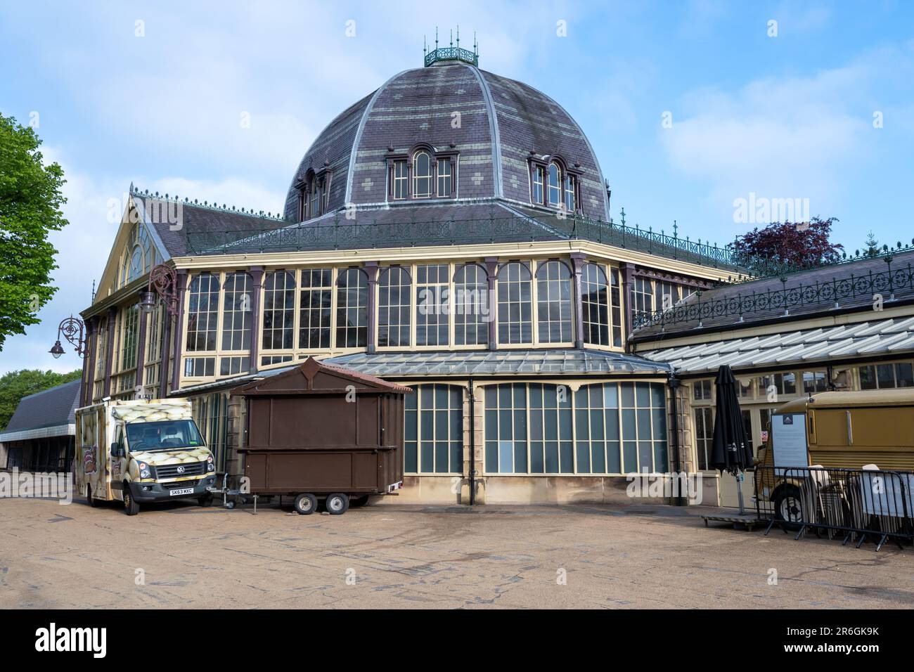 Buxton.Derbyshire.United Kingdom.June 3rd 2023.Foto della sala concerti Octagon nei giardini Pavilion a Buxton Foto Stock