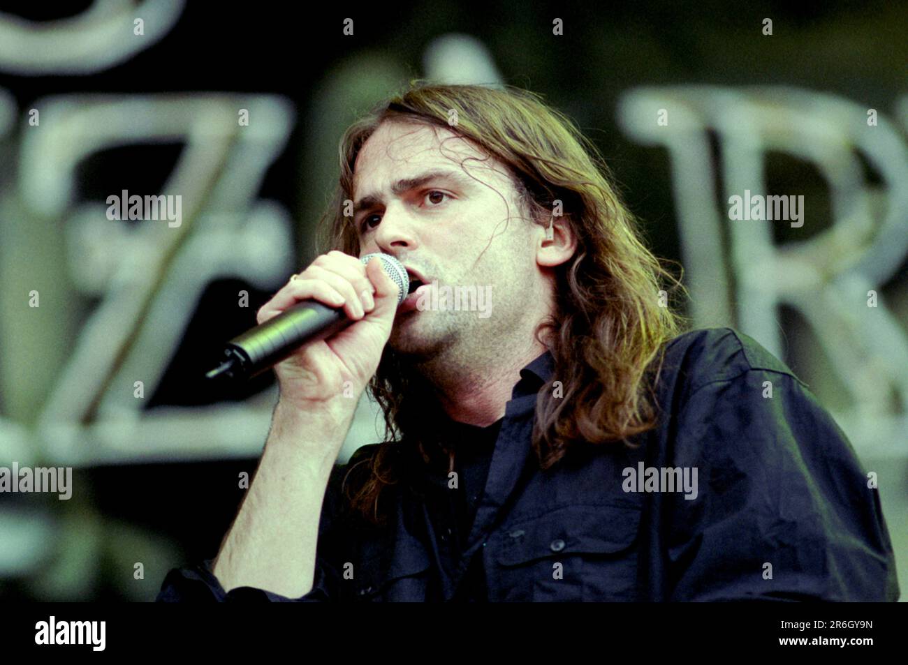 Milano Monza Italia 2000-06-10 : Hansi Kürsch cantante di Demons & Wizards agli dei di metallo allo stadio Brianteo Foto Stock