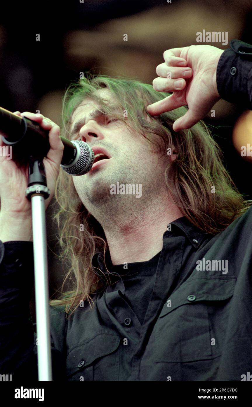 Milano Monza Italia 2000-06-10 : Hansi Kürsch cantante di Demons & Wizards agli dei di metallo allo stadio Brianteo Foto Stock