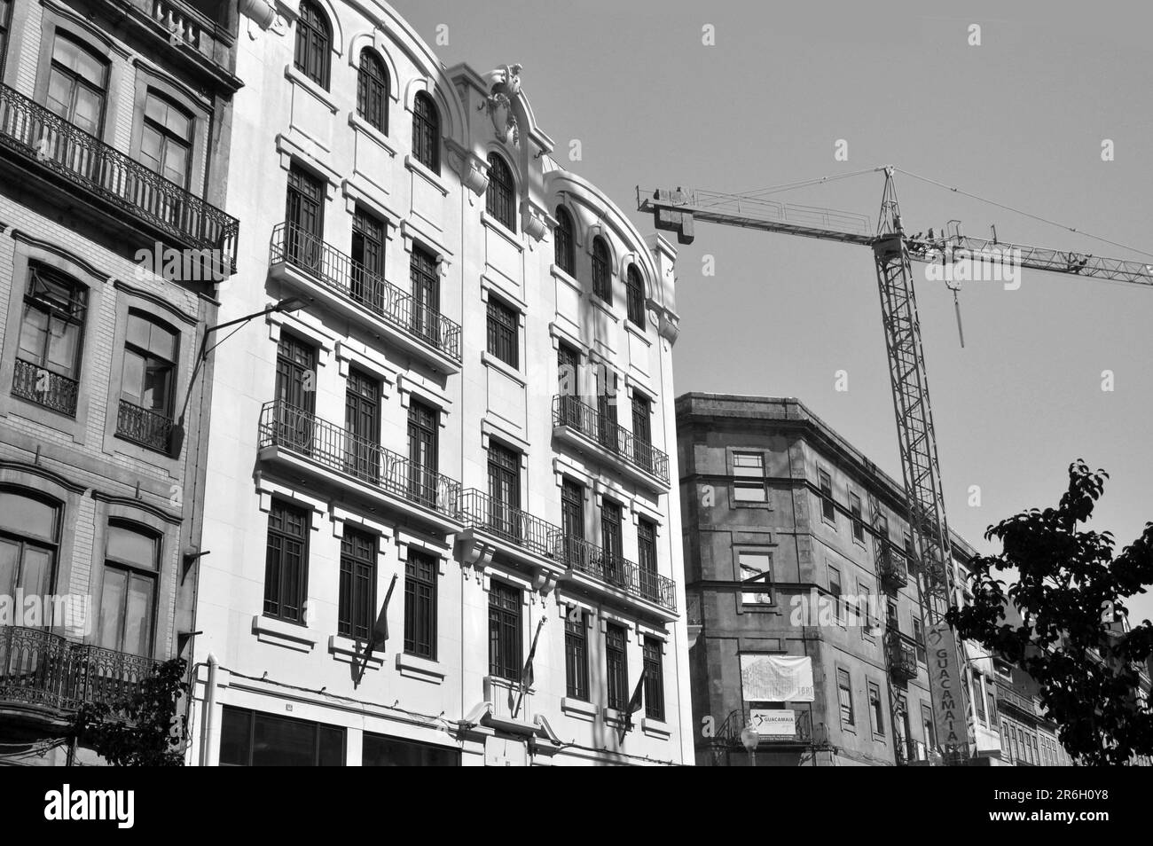 Diverse facciate a Porto City, 2015 agosto 17th. Il centro di Porto ha l'aspetto dell'architettura medievale. Foto Stock