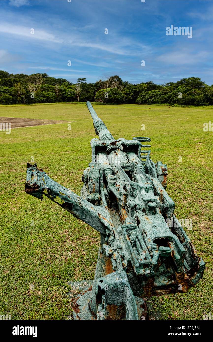 Anit Aircraft Guns al Pacific War Memorial sull'Isola di Corregidor, che custodisce la Baia di Manila, Filippine Foto Stock