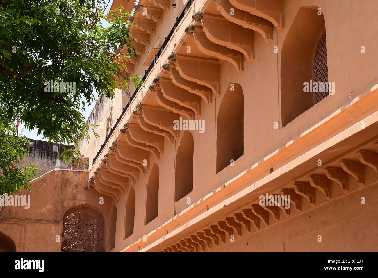 Primo piano di un edificio nel primo cortile del forte Amer. Foto Stock