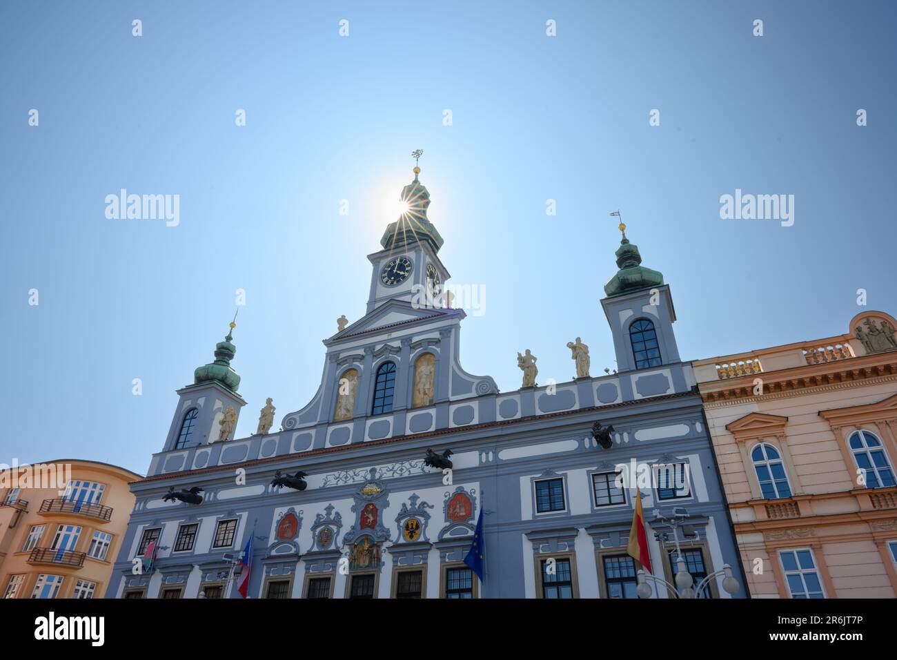 Ceske Budejovice, Repubblica Ceca - Maggio 28 2023: Municipio Barocco Blu di Radnice in Piazza Premysl Otakar II nella Boemia Meridionale. Foto Stock