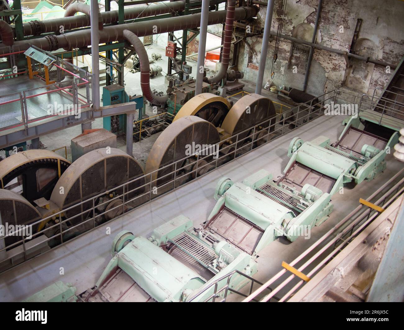 Interno della vecchia raffineria di zucchero al Museo dello zucchero di Taiwan a Kaohsiung, Taiwan. La fabbrica ha cessato di funzionare nel 1999. Foto Stock