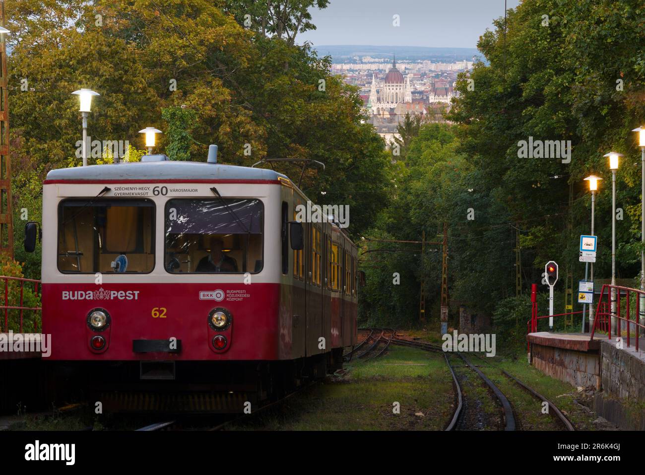 Tram a cremagliera a Budapest Foto Stock