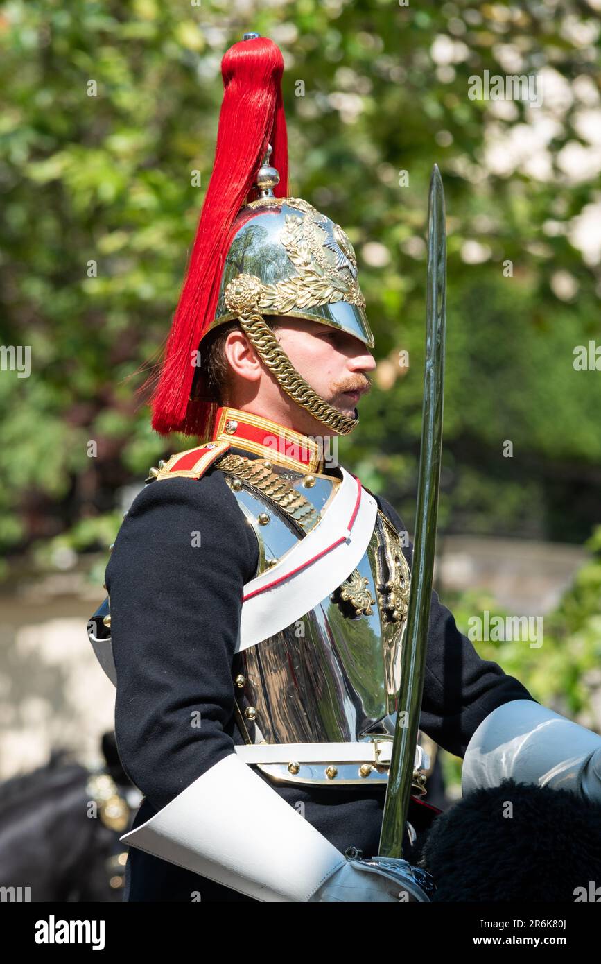 Westminster, Londra, Regno Unito. 10th Giu, 2023. La ricerca del colore avrà luogo il 17th giugno, e sarà la prima sotto re Carlo III La revisione è una valutazione finale della parata militare prima che l'evento completo si svolga la prossima settimana. Le truppe passarono giù per il Mall per la recensione sulla Horse Guards Parade. Pilota della HCMR Blues & Royals Foto Stock