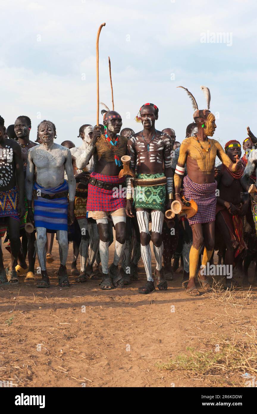 Popolo Karo, cerimonia di danza tradizionale, Omo Valley, Sud Etiopia, Karo Foto Stock