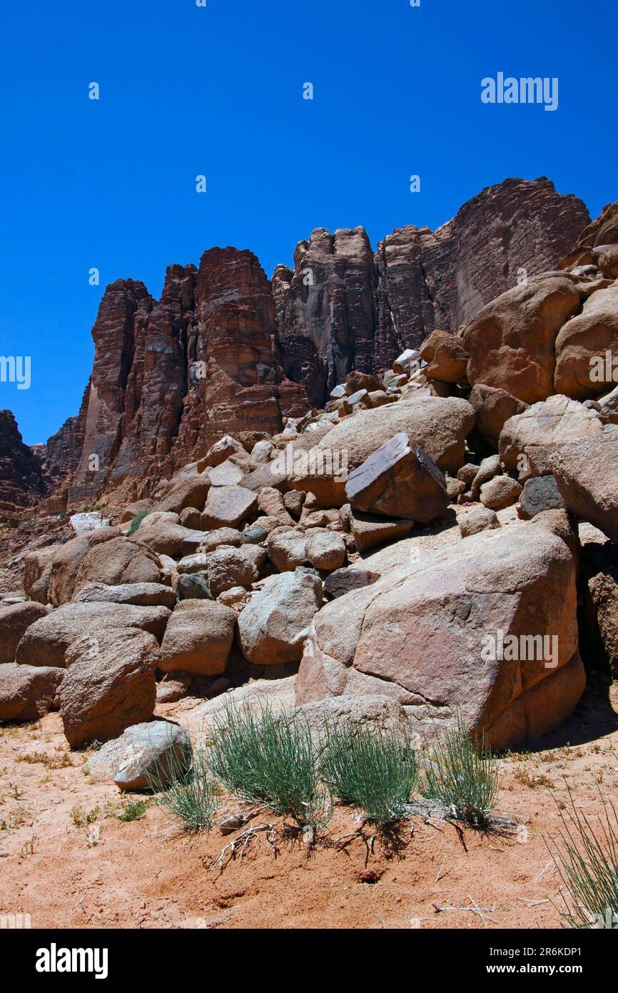 Montagne e rocce, Wadi Rum riserva naturale, Giordania Foto Stock