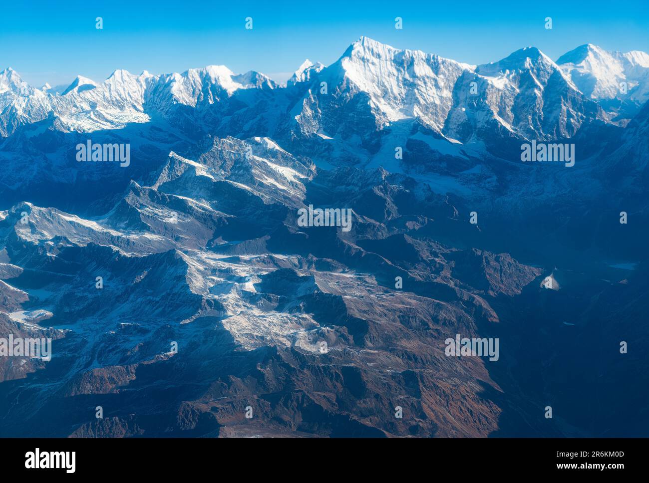 Antenna della catena montuosa Himalayana intorno al Monte Everest, Nepal, Asia Foto Stock