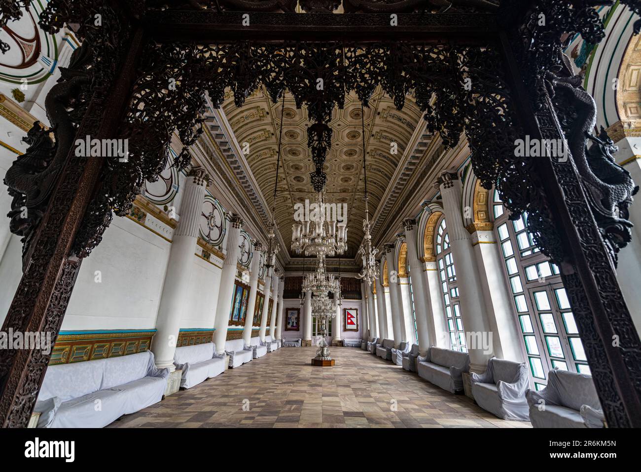 All'interno del palazzo reale Gaddi Baithak, Durbar Square, patrimonio dell'umanità dell'UNESCO, Kathmandu, Nepal, Asia Foto Stock
