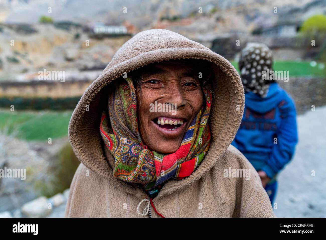 Amichevole locale nel remoto villaggio di Tetang, Regno di Mustang, Nepal, Asia Foto Stock