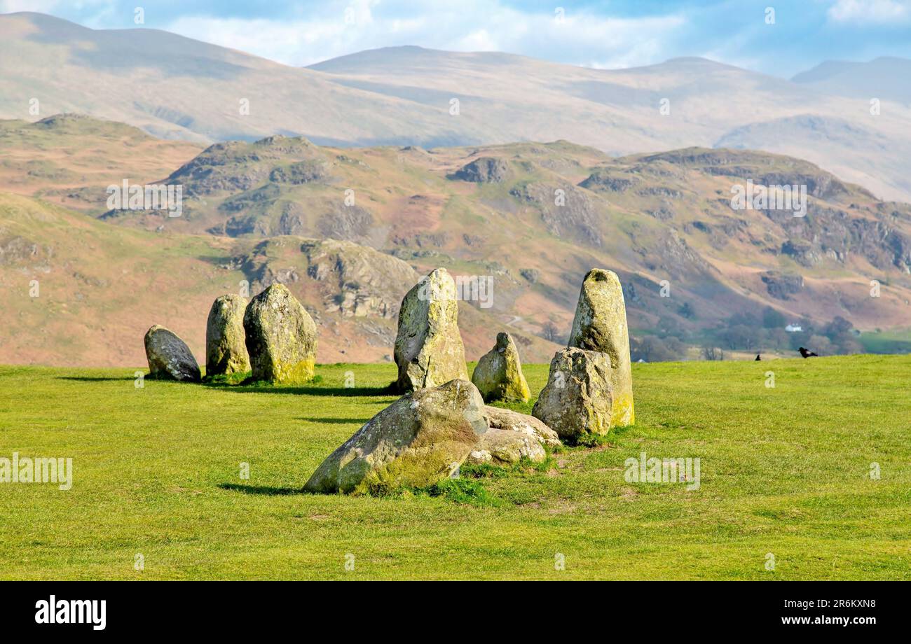 Il cerchio di pietra del Neolitico Castlerigg, risalente al 3000 a.C. circa, vicino a Keswick, al Parco Nazionale del Distretto dei Laghi, sito patrimonio dell'umanità dell'UNESCO, Cumbria Foto Stock