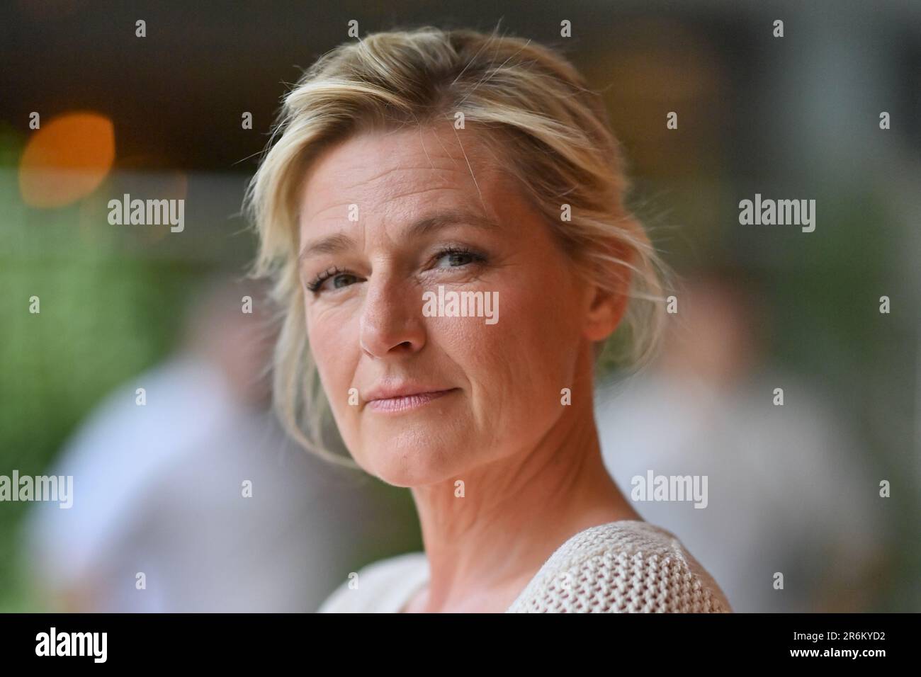 Parigi, Francia. 10th giugno, 2023. Anne-Elisabeth Lemoine partecipa al 2023 French Open di Roland Garros il 09 giugno 2023 a Parigi. Foto di Franck Castel/ABACAPRESS.COM Credit: Abaca Press/Alamy Live News Foto Stock