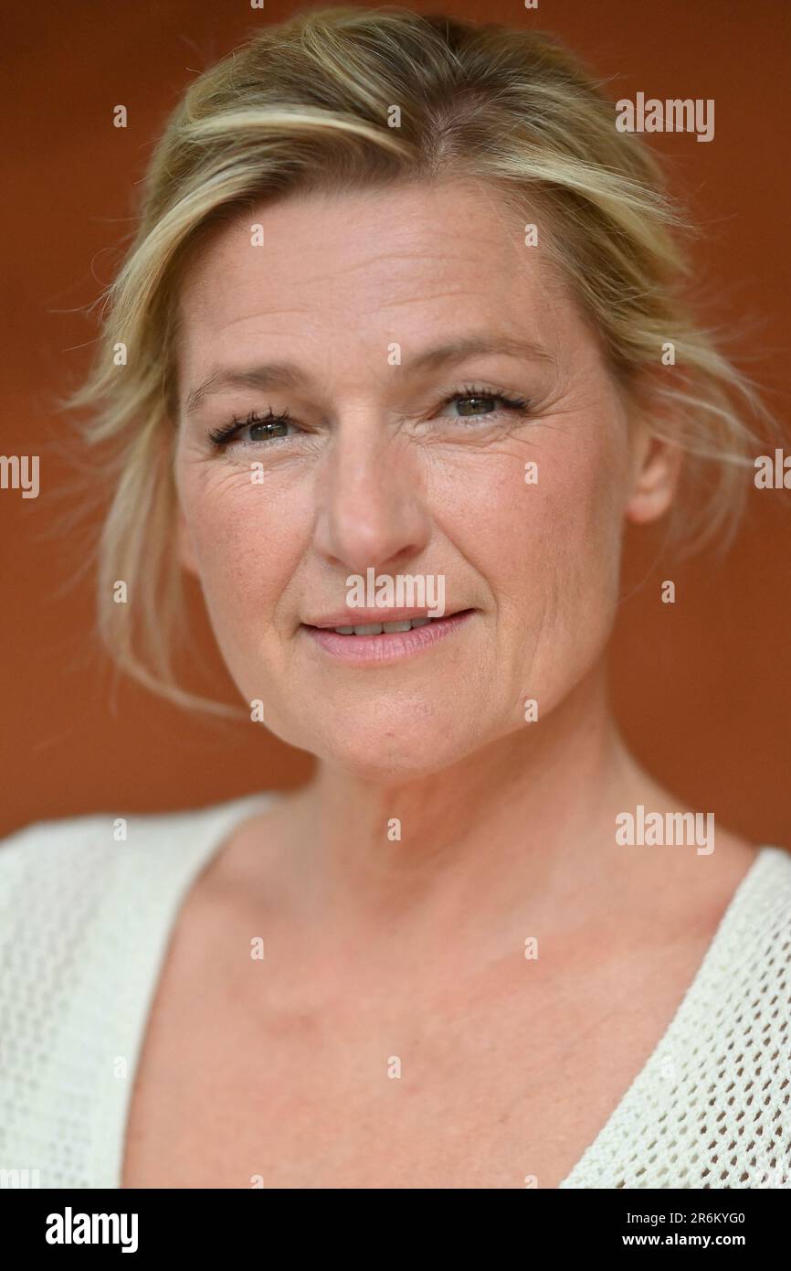 Anne-Elisabeth Lemoine partecipa al 2023 French Open di Roland Garros il 09 giugno 2023 a Parigi. Foto di Franck Castel/ABACAPRESS.COM Foto Stock