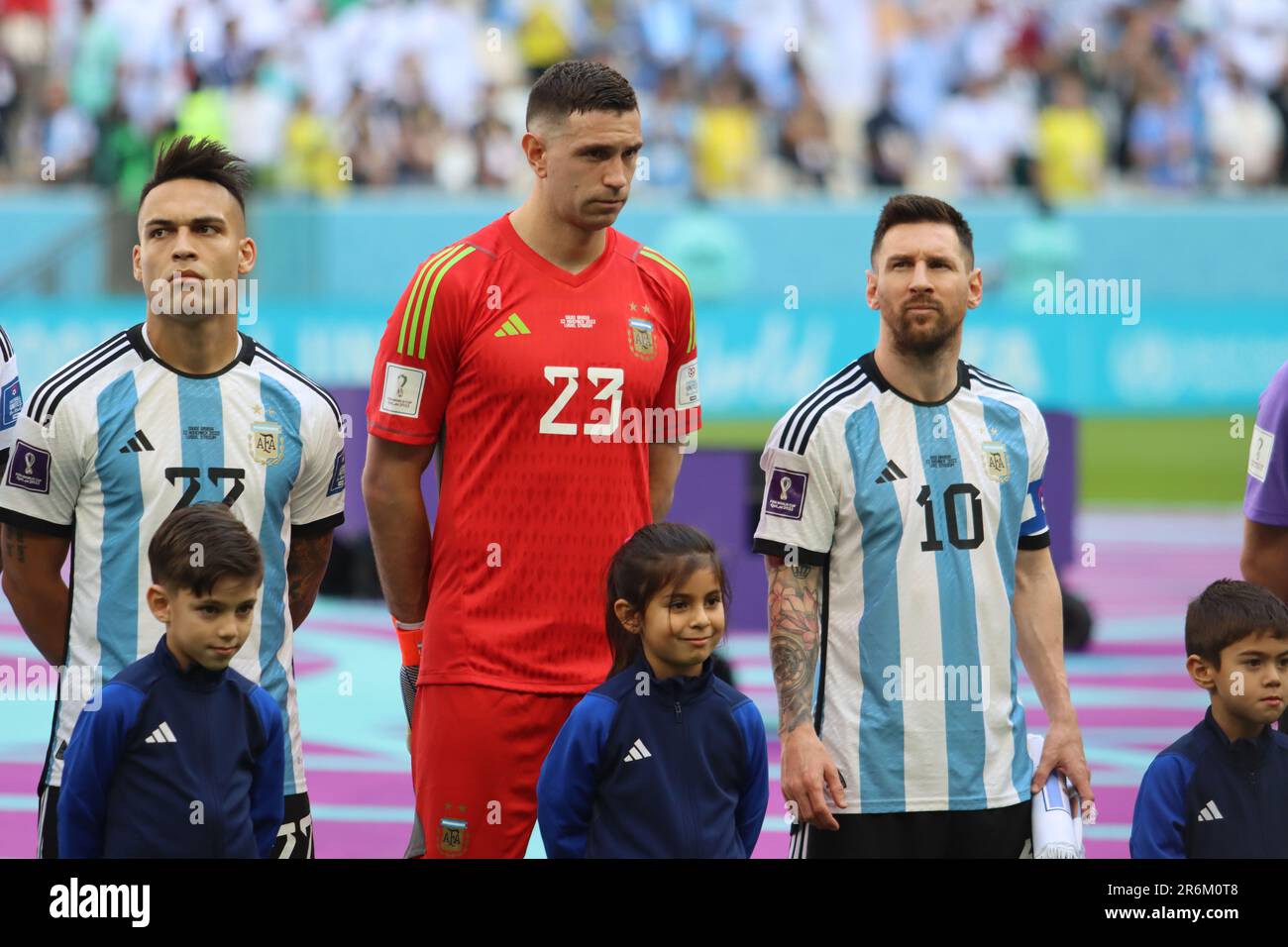 Lusail, Qatar, 22 novembre 2022. I giocatori argentini cantano la canzone nazionale durante la partita tra Argentina Nazionale Team vs. Arabia Saudita Nazionale Foto Stock