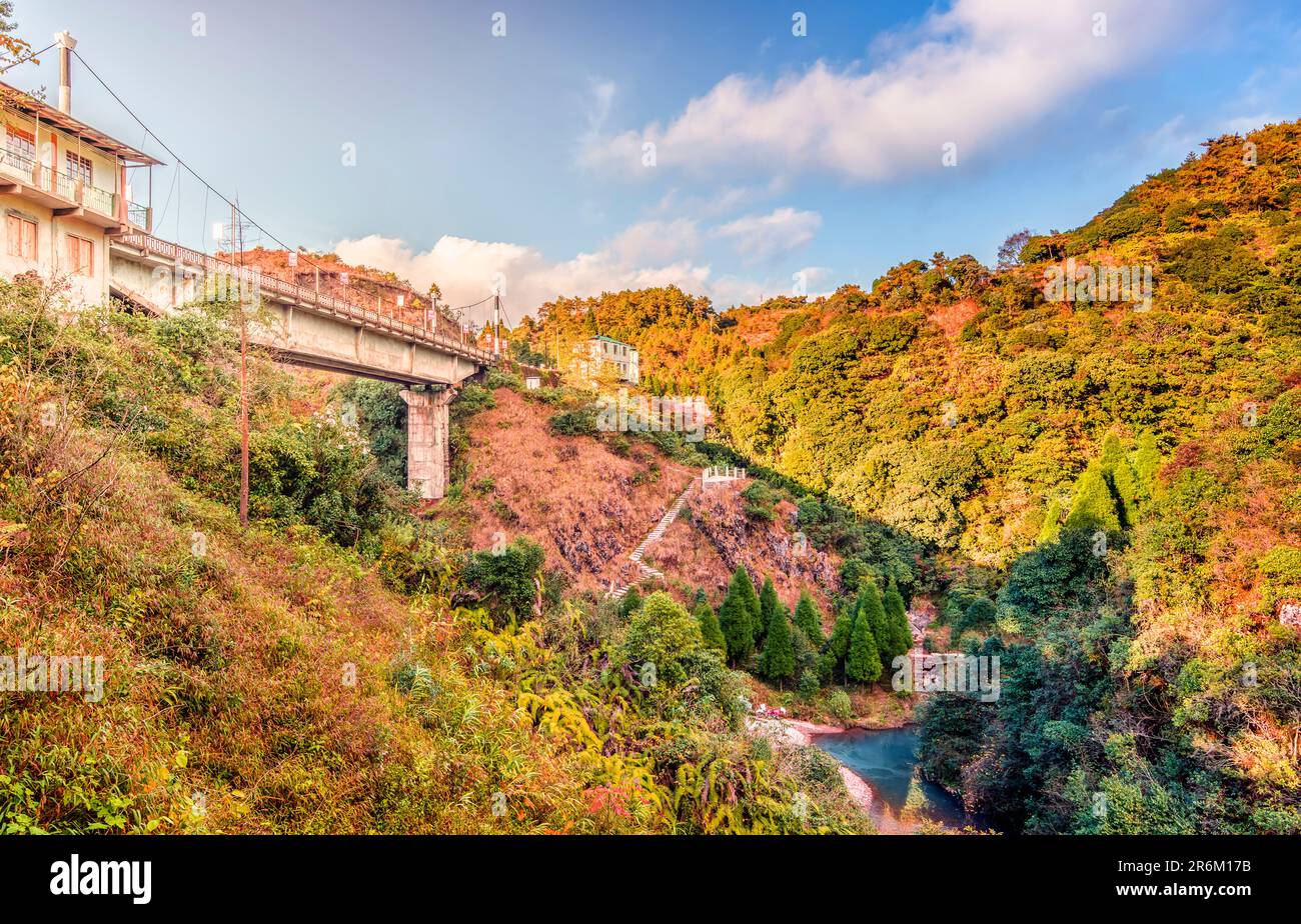 Il Duwan Singh Syiem / Duwan Sing Syiem Bridge presso la Mawkdok Dympep Valley a Sohra / Cherrapunjee, Meghalaya, India. Foto Stock
